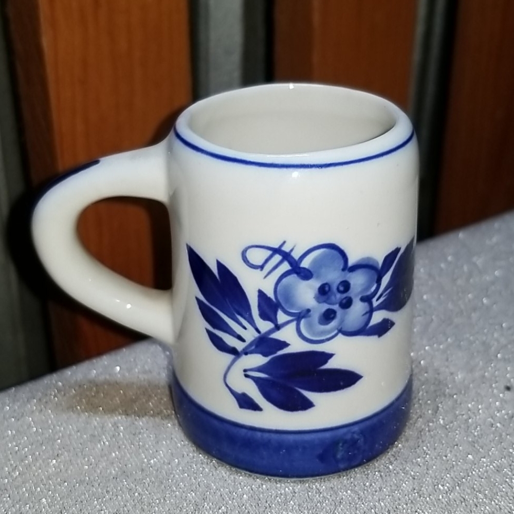VTG Delft Blue Collectible Mini Mug Handpainted